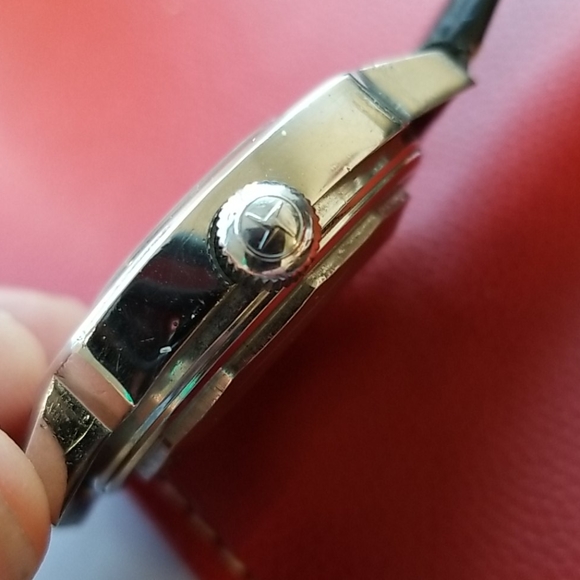 Zenith DEFY automatic Swiss watch with TV shaped dial from the 1970s - Picture 2 of 5